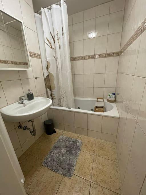 Augsburger Wohnung In Klinikum-Naehe Esterno foto